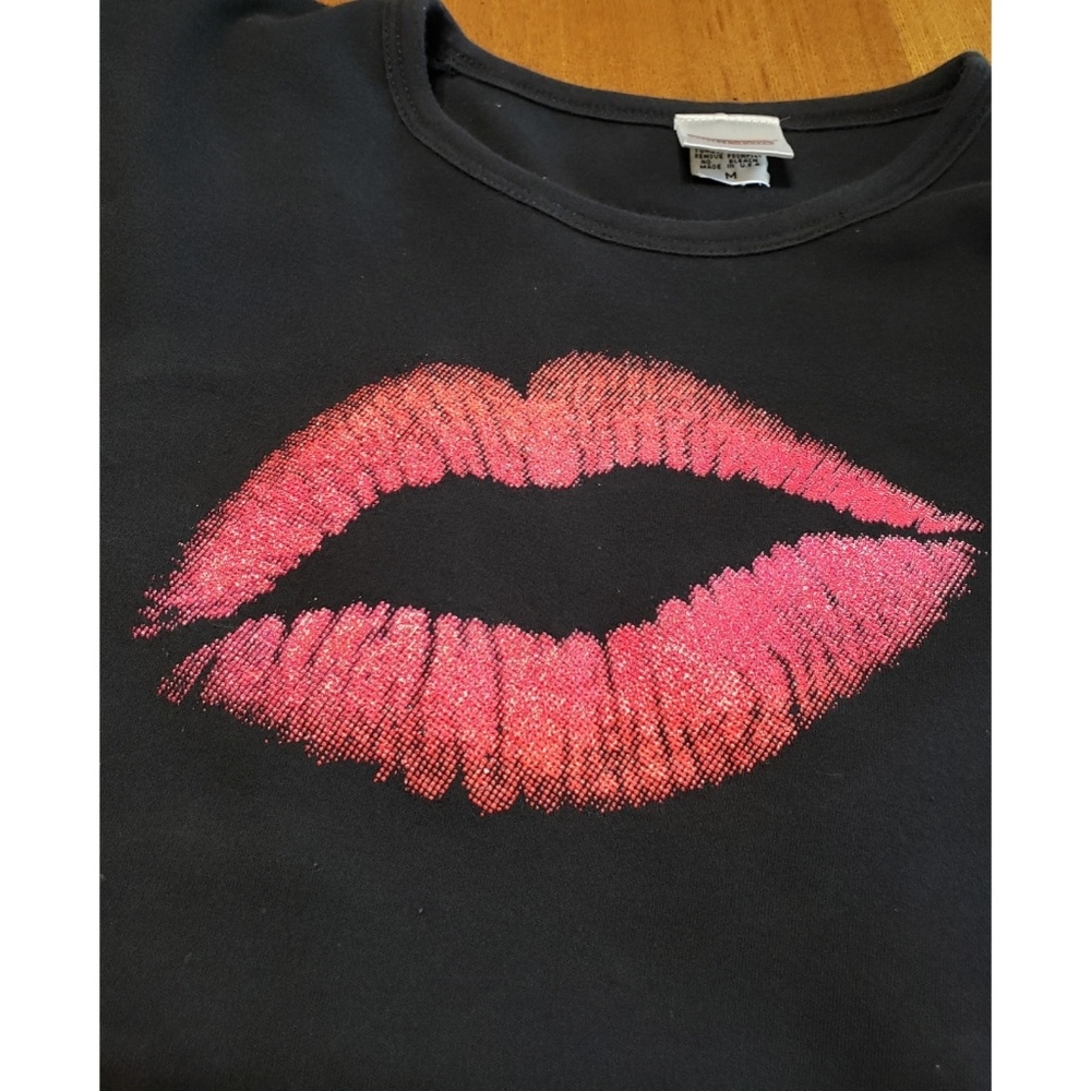 Split Tee Red Lips - Picture 2 of 6
